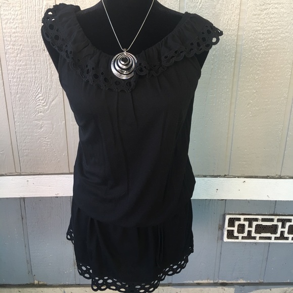 Dresses & Skirts - 💰Black sleeveless roughly collar waste tie dress